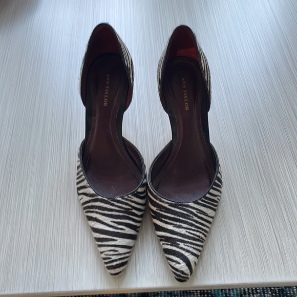 Ann Taylor Zebra pumps. Great condition. Size 7 - Picture 7 of 9